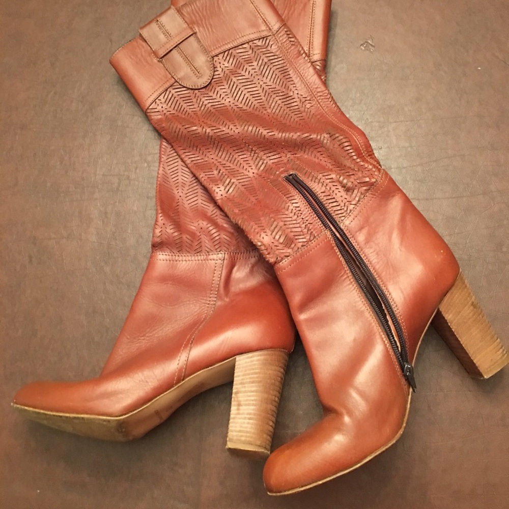 Barney’s laser cut Perforated knee high boots - Picture 5 of 6